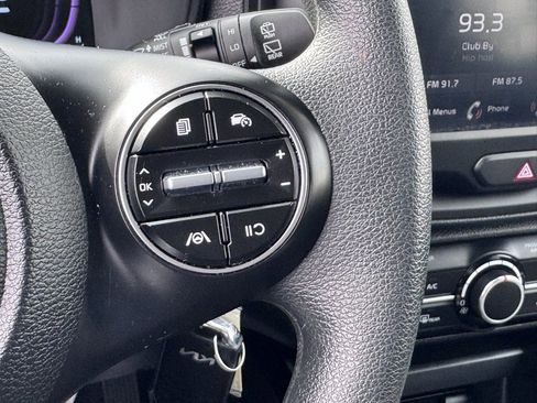 Used 2025 Kia Soul LX image 19