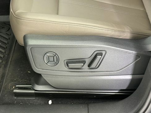 Certified 2025 Audi Q5 Premium w/ Convenience Package image 15