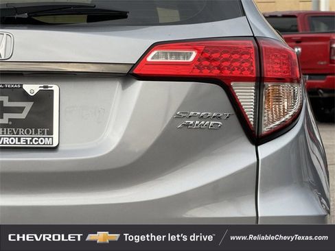 Used 2019 Honda HR-V Sport image 9