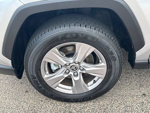 Used 2025 Toyota RAV4 XLE AWD/4WD image 38