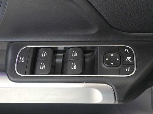 Used 2023 Mercedes-Benz GLB 250 4MATIC image 24