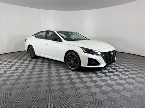 New 2025 Nissan Altima 2.5 SR image 2