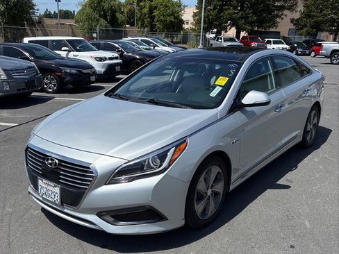 Used 2016 Hyundai Sonata Limited w/ Option Group 02 FWD image 1