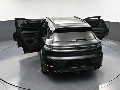 New 2026 Porsche Cayenne GTS image 36