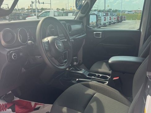 Used 2023 Jeep Wrangler Sport image 6