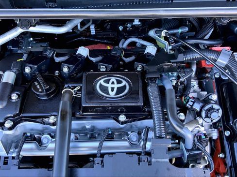 Used 2025 Toyota Corolla SE image 31