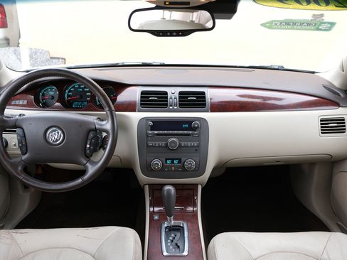 Used 2009 Buick Lucerne CXL w/ Driver Confidence Package image 24