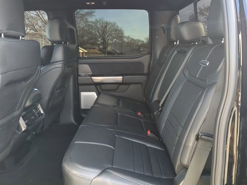 Used 2025 Ford F450 Platinum w/ FX4 Off-Road Package image 12