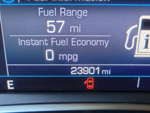 Used 2023 GMC Terrain SLE w/ Elevation Edition image 29