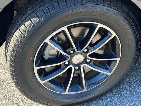 Used 2019 Dodge Grand Caravan SE image 36