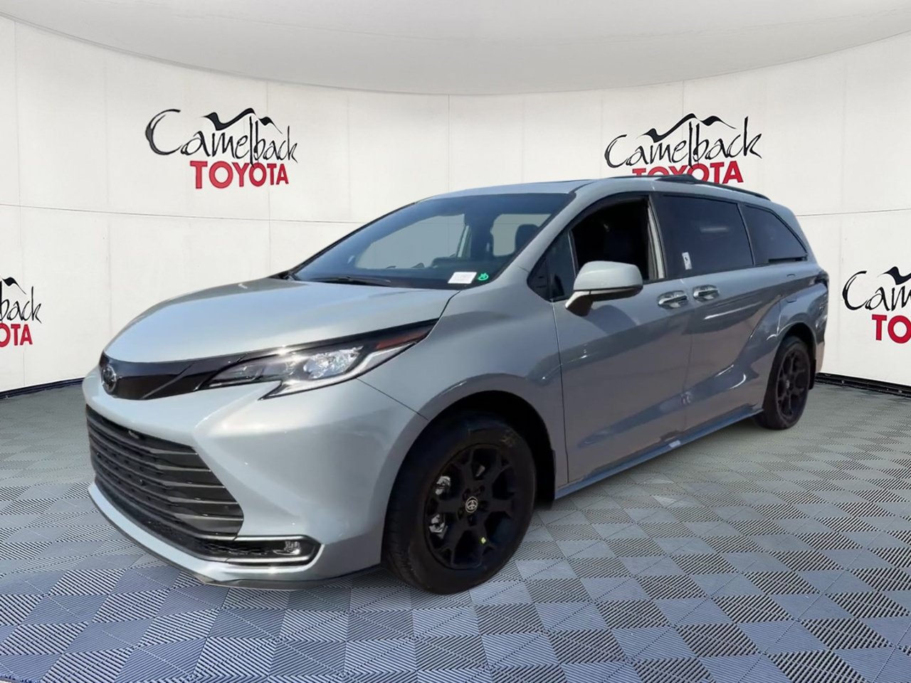 New 2026 Toyota Sienna XLE Woodland Edition AWD/4WD image 7