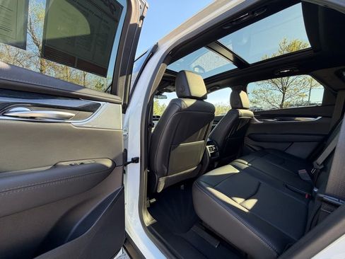 Used 2025 Cadillac XT5 Premium Luxury image 28