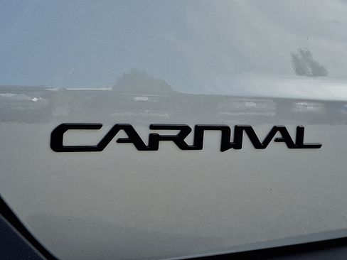 Certified 2026 Kia Carnival SX Prestige FWD image 34