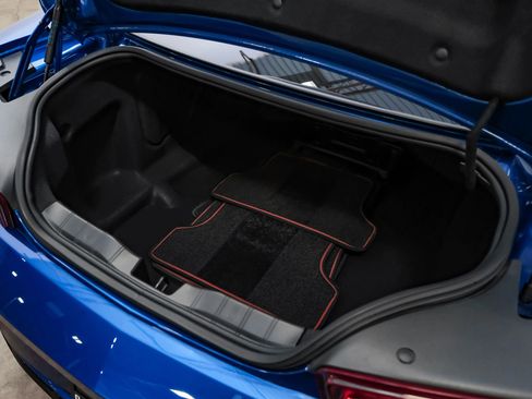 Used 2018 Chevrolet Camaro ZL1 image 35