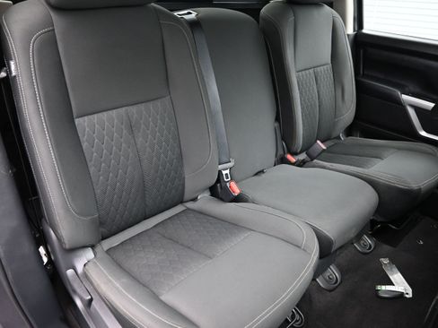 Used 2017 Nissan Titan SV AWD/4WD image 33