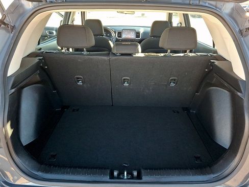 Used 2024 Hyundai Venue SEL image 28