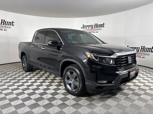 Used 2023 Honda Ridgeline RTL-E image 3