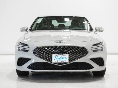 Used 2025 Genesis G70 2.5T image 3