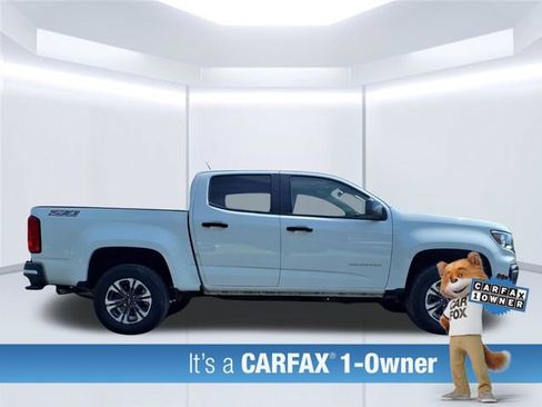 Used 2022 Chevrolet Colorado Z71 AWD/4WD image 2