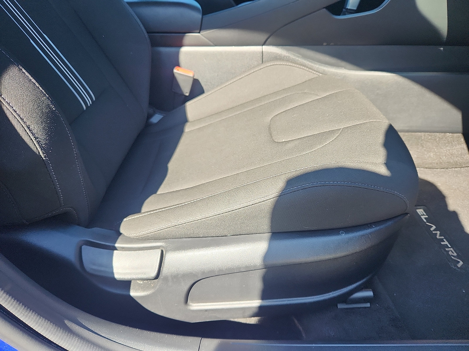 Certified 2024 Hyundai Elantra SEL FWD image 32