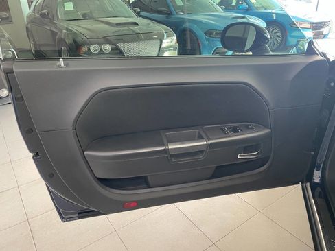 Used 2013 Dodge Challenger R/T image 13