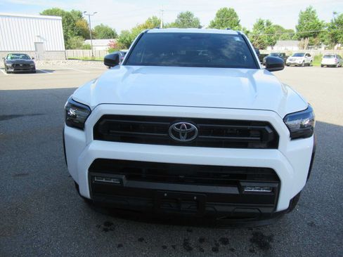 Used 2026 Toyota 4Runner SR5 AWD/4WD image 2