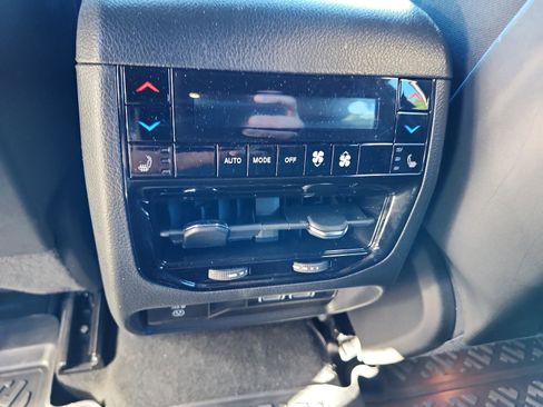 Used 2024 Jeep Grand Cherokee Summit image 13