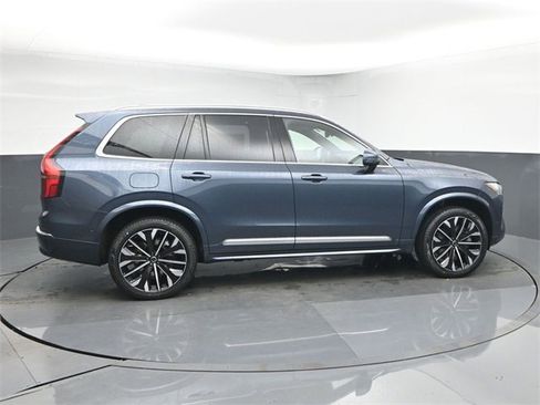 New 2026 Volvo XC90 T8 Plus image 8