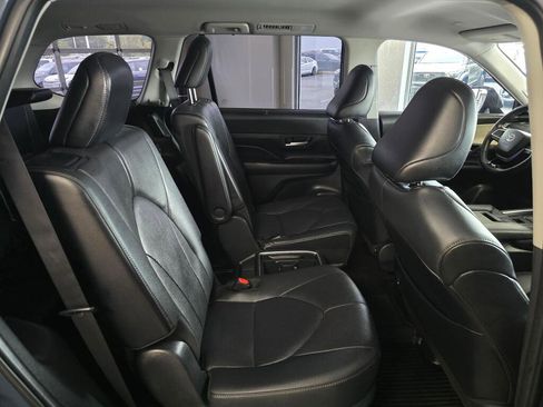 Used 2024 Toyota Grand Highlander AWD image 40
