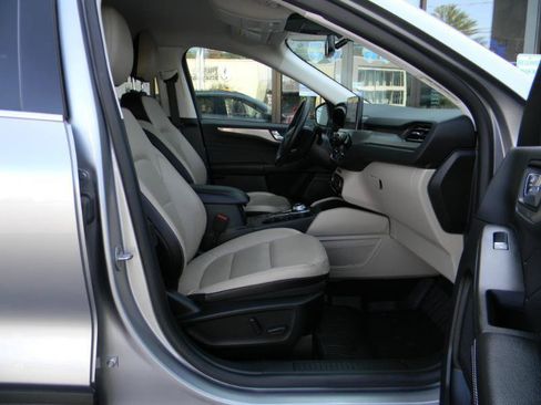 Used 2022 Ford Escape Titanium w/ Class II Trailer Tow Package AWD/4WD image 15