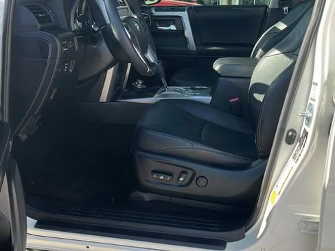 Used 2021 Toyota 4Runner Limited AWD/4WD image 18