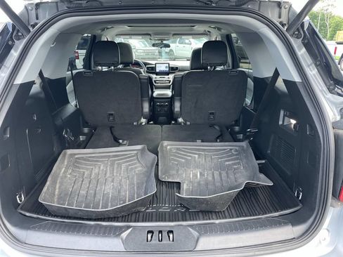 Used 2023 Ford Explorer XLT w/ Equipment Group 202A AWD/4WD image 5
