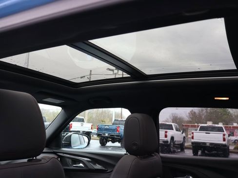 Used 2023 Chevrolet TrailBlazer RS w/ Sun and Liftgate Package image 16