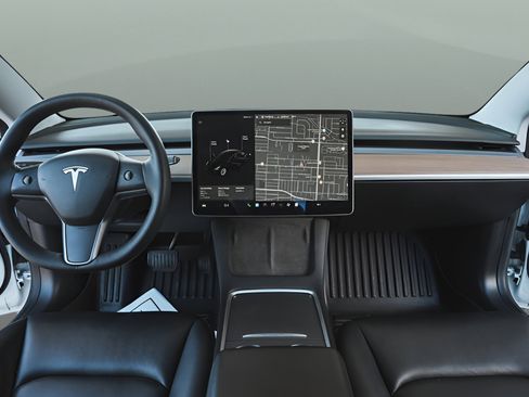 Used 2021 Tesla Model 3 Standard Range Plus RWD image 22