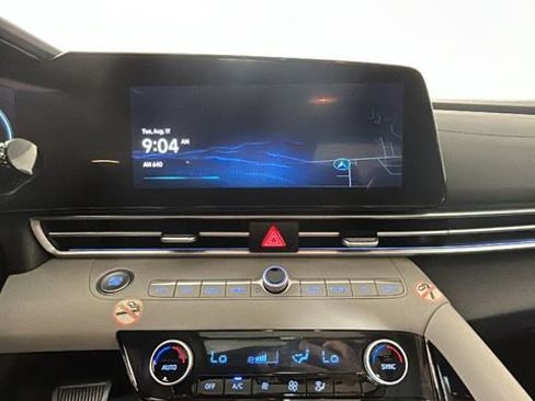 Used 2024 Hyundai Elantra Limited FWD image 24