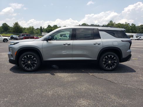New 2026 Chevrolet Traverse LT w/ Sun and Wheel Package FWD image 6