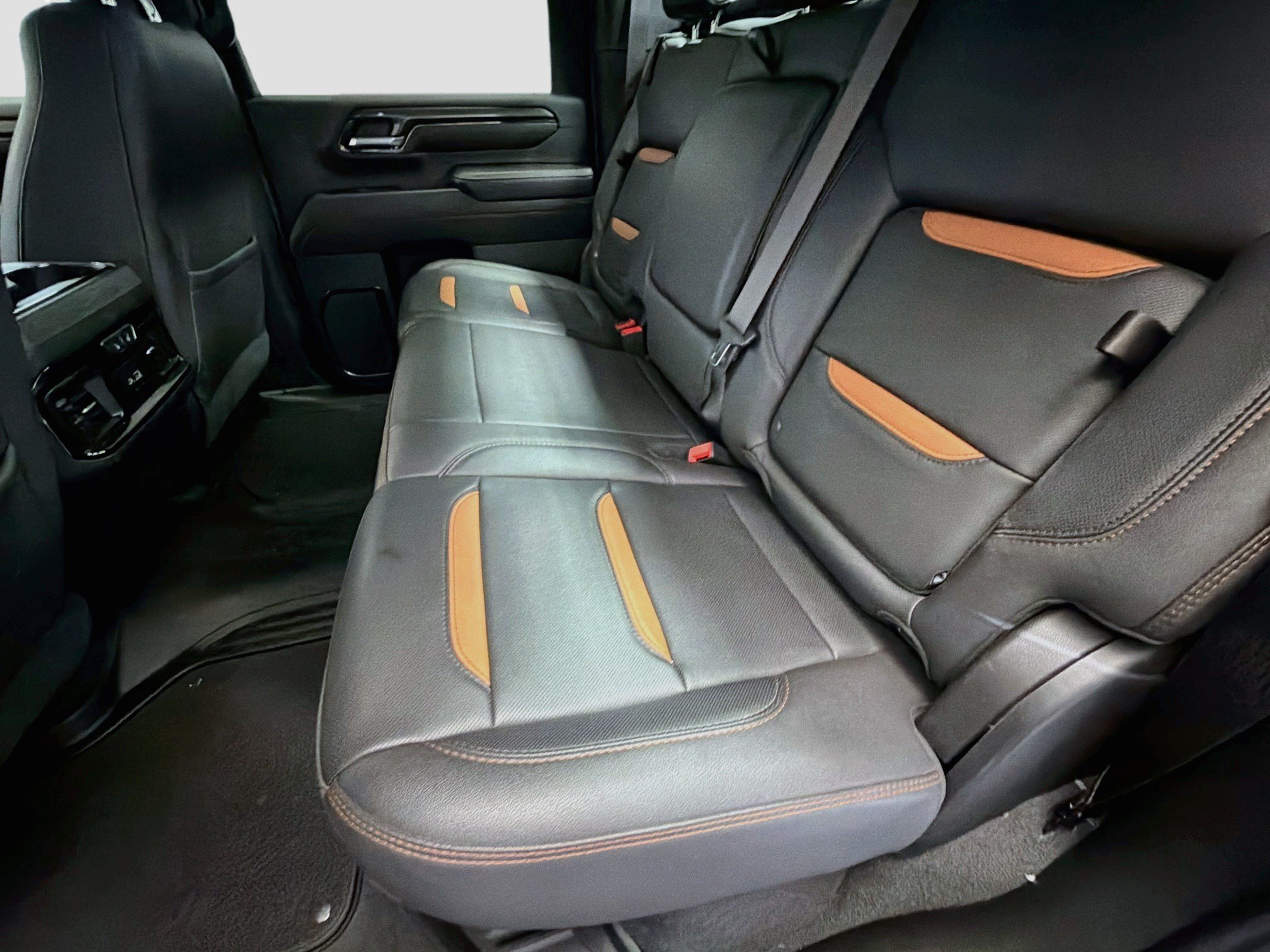 Used 2024 GMC Sierra 2500 AT4 w/ AT4 Premium Plus Package AWD/4WD image 13