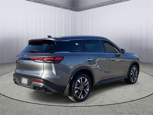Certified 2025 INFINITI QX60 Luxe image 9