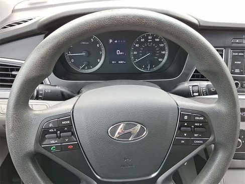 Used 2017 Hyundai Sonata SE image 16