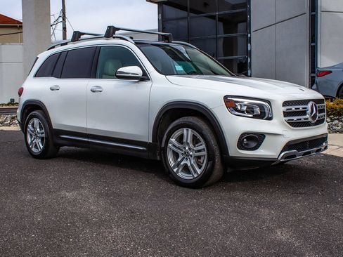 Used 2022 Mercedes-Benz GLB 250 4MATIC image 3