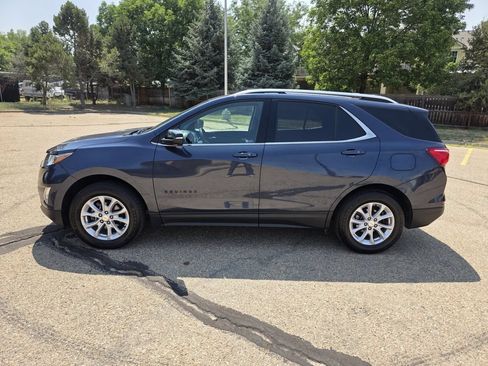 Used 2018 Chevrolet Equinox LT w/ Sun & Infotainment Package AWD/4WD image 2