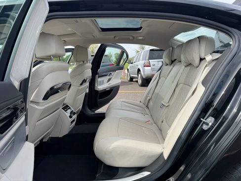 Used 2016 BMW 750i RWD image 14