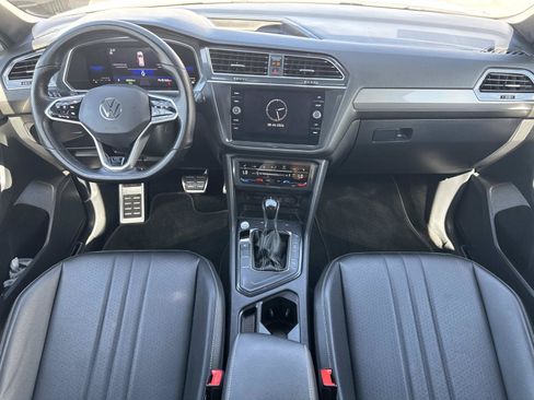 Certified 2023 Volkswagen Tiguan SE R-Line FWD image 9