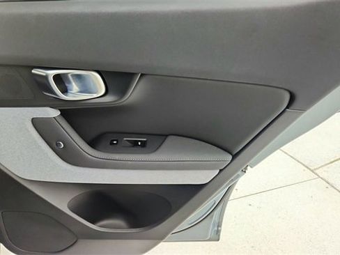 Used 2023 Polestar Polestar 2 w/ Pilot Pack image 27