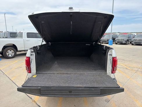 Used 2017 Ford F150 Platinum w/ Equipment Group 701A Luxury AWD/4WD image 7