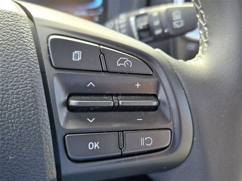 Certified 2025 Hyundai Venue SEL image 27