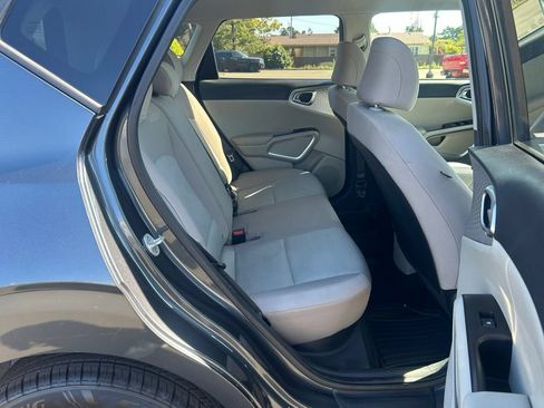 Used 2022 Kia Soul LX FWD image 25
