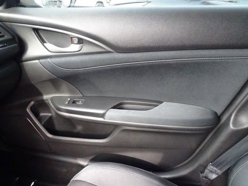 Used 2019 Honda Insight LX image 11