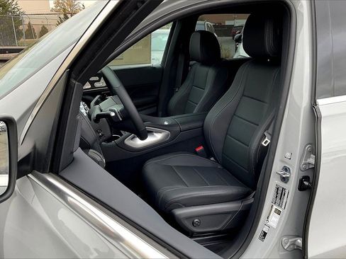 New 2026 Mercedes-Benz GLS 450 4MATIC image 9