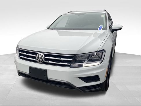 Used 2020 Volkswagen Tiguan SE w/ Panoramic Sunroof Package image 5